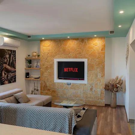 Garoful Apartment